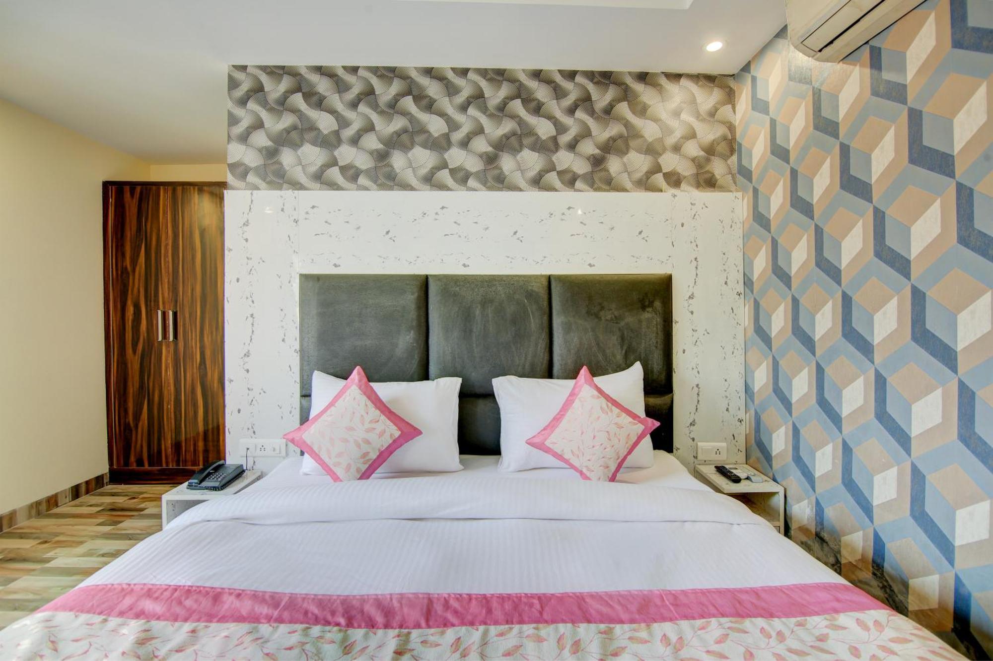 Hotel Smart Signature By Smart Group New Delhi Luaran gambar