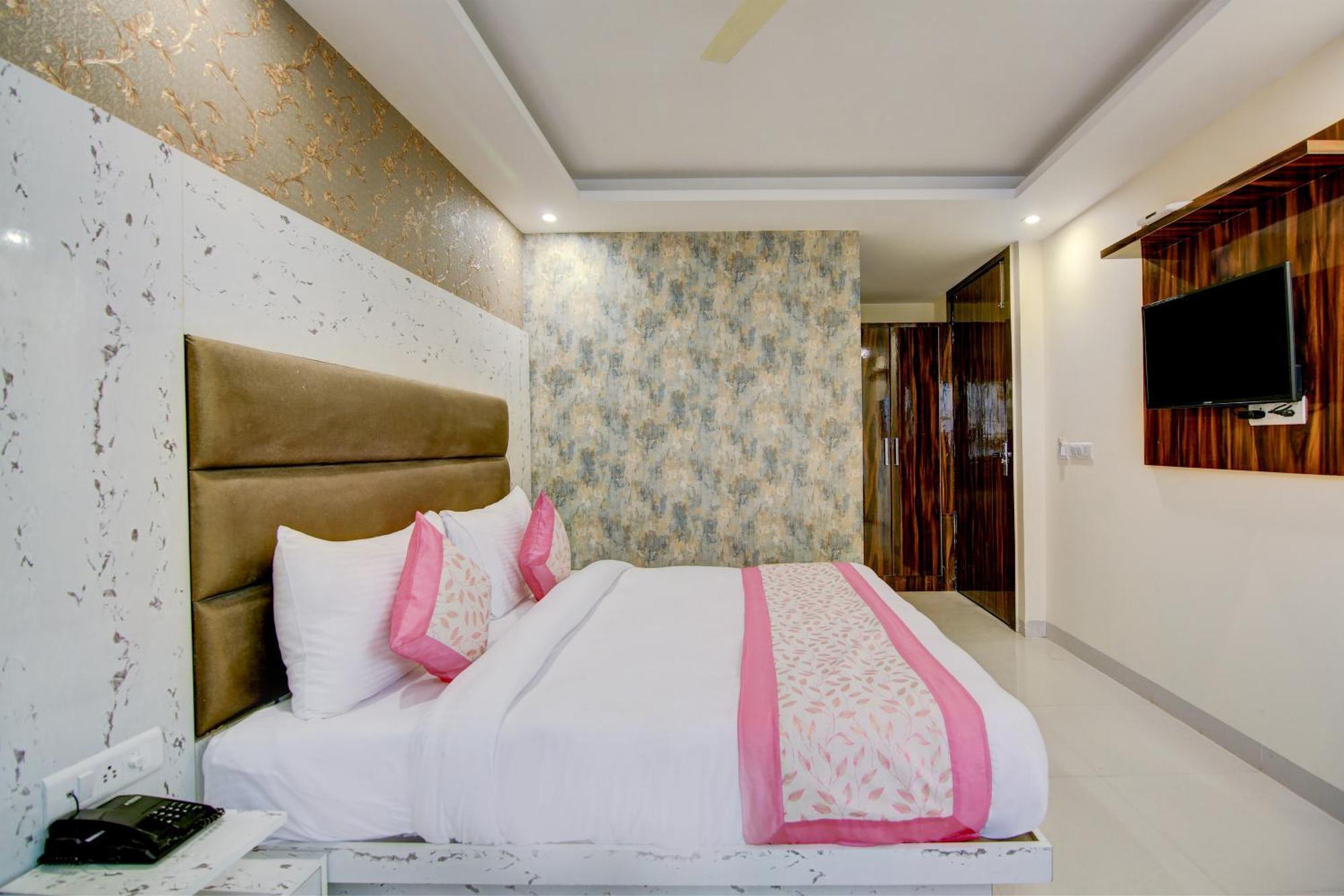 Hotel Smart Signature By Smart Group New Delhi Luaran gambar