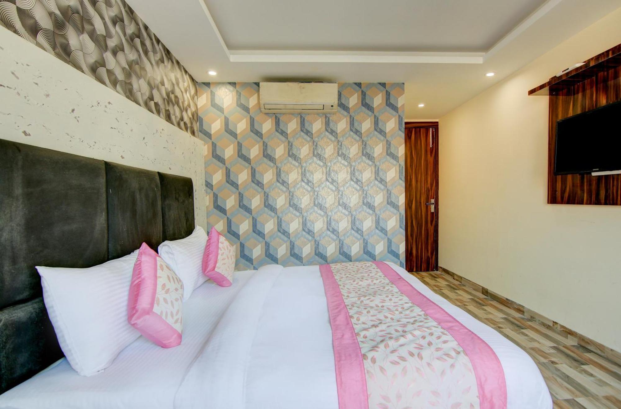 Hotel Smart Signature By Smart Group New Delhi Luaran gambar