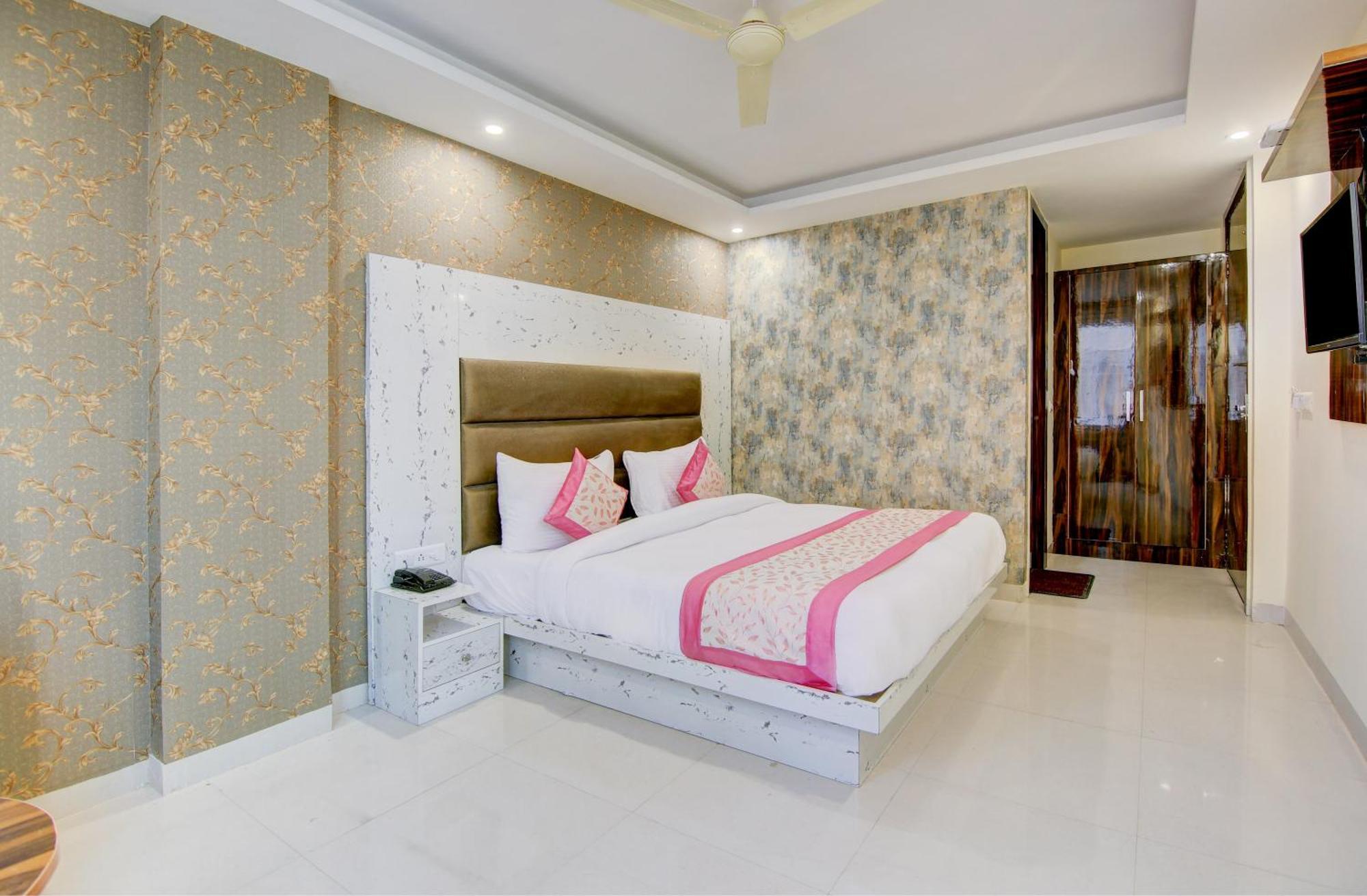 Hotel Smart Signature By Smart Group New Delhi Luaran gambar